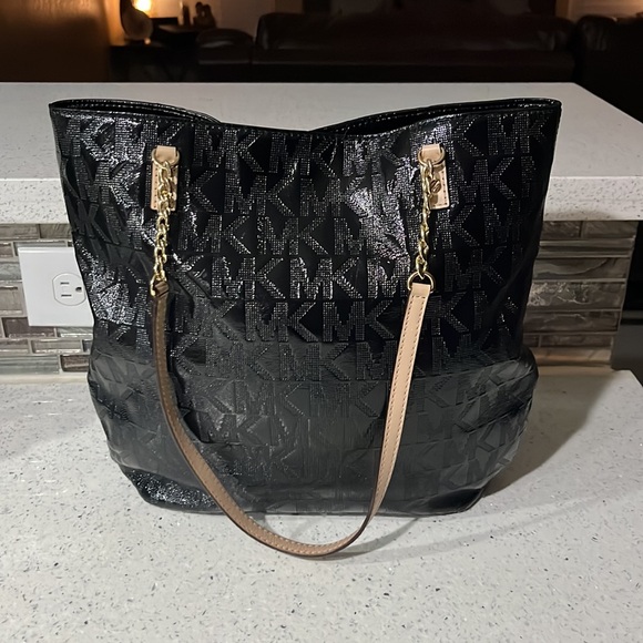 Michael Kors Shoulder Purse - Picture 3 of 17